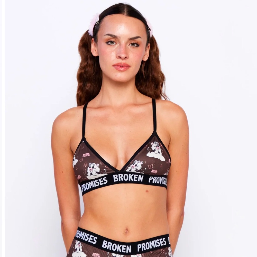 NWT Broken Promises Cry Later Triangle Bra Size M